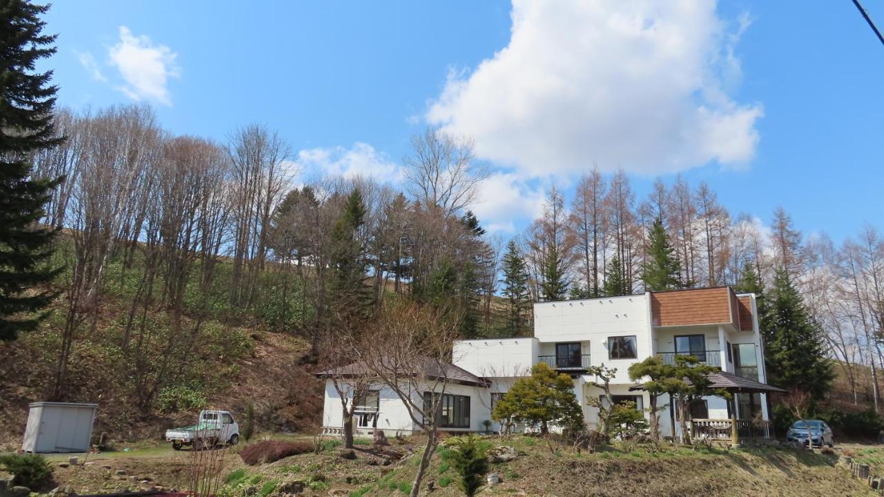 Coro Coro Guest House Biei Exterior photo