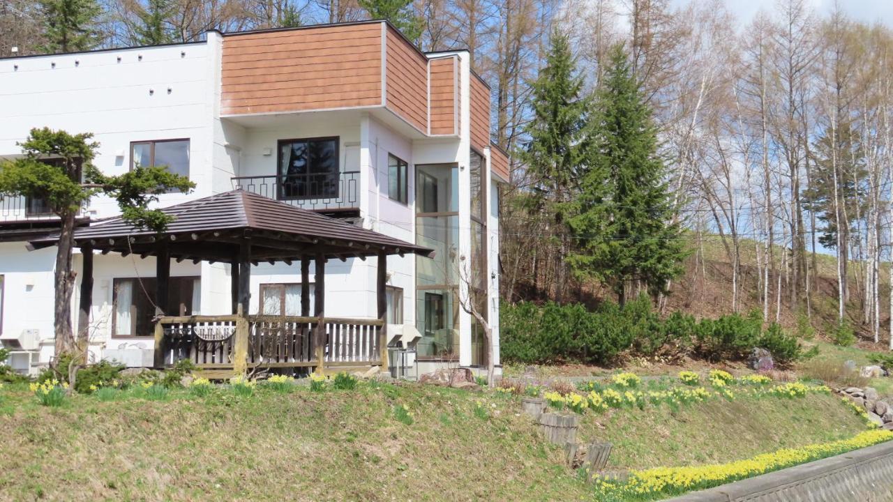 Coro Coro Guest House Biei Exterior photo