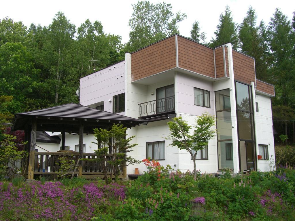 Coro Coro Guest House Biei Exterior photo